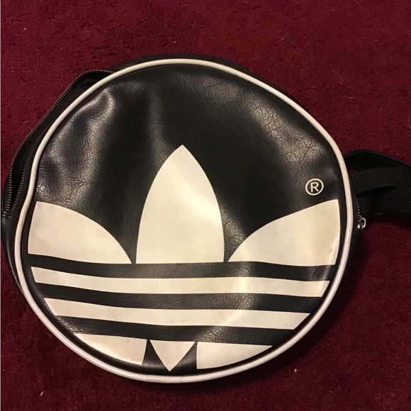 ADIDAS ROUND BACKPACK BAG GUC UNISEX - Picture 1 of 3